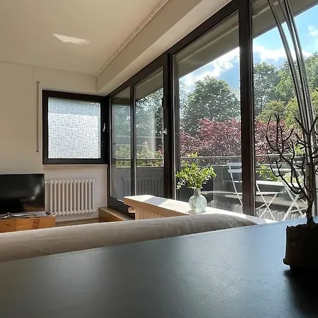 Grosse Loft- Glueck Im Gruenen